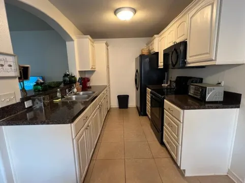 A Duplex "Emerald" nearby Hospitals, TJC, Nurses, Work Crews