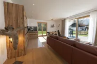 Central, south-facing terrace, mountain view, sauna, ski locker, free summer cable car