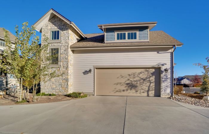 2 Mi to Town: Castle Rock Retreat w/ Fireplace!