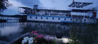 Pontonul lui Cristian - Oaza ta de liniște și relaxare din inima Deltei Dunării Hotels in 
