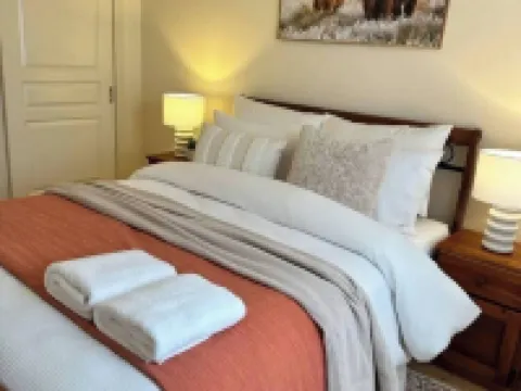 Bayview on Park - Your Cosy Home Away From Home 波塔靈頓酒店