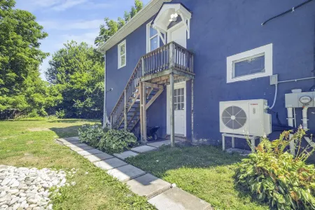 Your home away from home in Thorold, ON - Niagara Falls Отели в г. Торолд