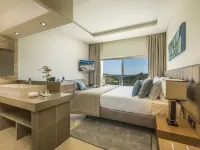 Caneiros Luxury House & Suites Hotels in Ferragudo
