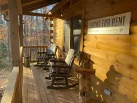 Escape to Our Serene Farm Cabin, Surrounded by Beautiful Rolling Pastures!<br>