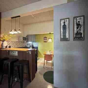 Cozy and Charming 2-bedroom townhouse located near Clark and Malls free parking Fitness & Recreational Facilities