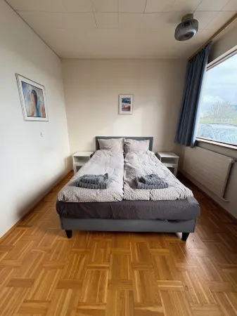 3BR Keflavík Home – Sleeps 6 – 8 Min to KEF Airport Отели в г. Reykjanesbaer