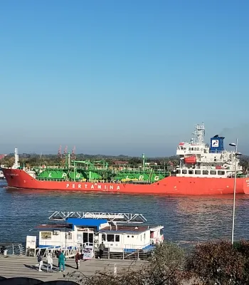 Danubius view studio in welcoming Tulcea with AC, WiFi Hotels in 