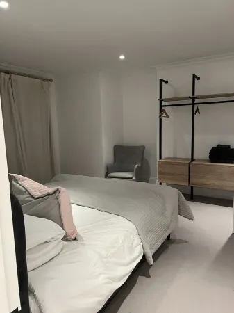 Beautiful 3 bedroom, 3 bathroom apartment with Sea views