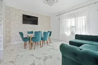 4-bedroom chalet in enchanting Piatra Neamt with AC, WiFi. Relax and unwind Bogonos 호텔