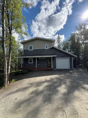 Peaceful unit on beautiful wooded Lot.  Minutes to Kenai, Soldotna & Kasiloff.