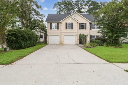 Modern 5BR Home I GameRoom & Workspace