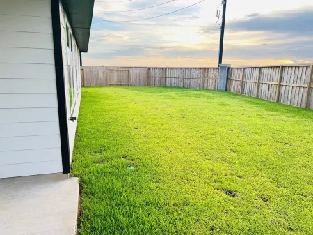 Spacious 5-bedroom house in Evergreen / Pool + Family Friendly