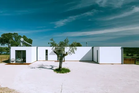 MONTE DA FIFAS Countryside house with a pool and a magnificent view over the dam