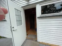 Lovely 4-bedroom cabin with WiFi in Østfold and short distance to the sea Hotels in Skjeberg