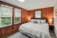 The River Front Chalet Hotels in Edinburg