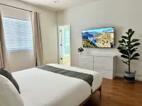 Disneyland Getaway Tri-level Gated Townhome