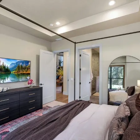 Modern Mountain Wellness Retreat in McCall, Idaho: 4 Bed · 4.5 Bath · Sleeps 10