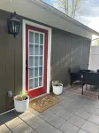 Charming Eastham Guesthouse