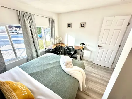 Charming 3-bedroom Guesthouse with WiFi in Sunnyvale