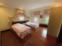 Luxury villa with private pool in Silivri فنادق في Silivri