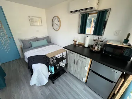 Container Home Glamping by the Beach!