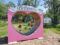 1 bed duplex near downtown Belleville next to heart garden and long story coffee