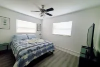 The Sea Scallop Minutes to Madeira Beach Hotels in Bay Pines