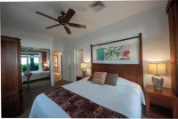 Hale La- Luxury Beach House with Central Air Conditioning!