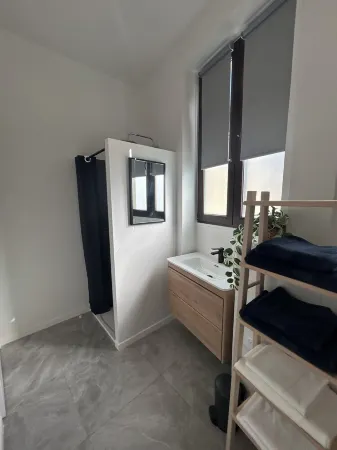 2-room apartment with terrace 15 min from Monaco Отели рядом с достопримечательностью «Трофей Августа»