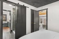 Cozy 4-Bedroom Modern Mountaintop Retreat in Jewett