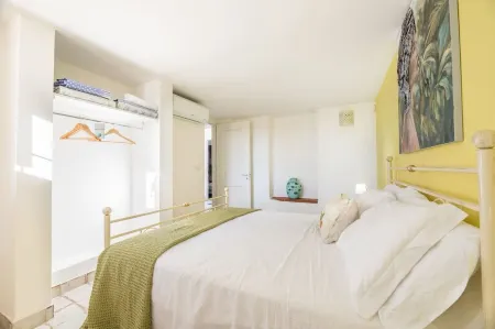 Beachfront house 2 steps from Gallipoli Отели в г. Marina di Mancaversa