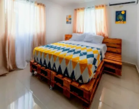 Spacious 3-bedroom apartment with AC, WiFi in vibrant Santo Domingo