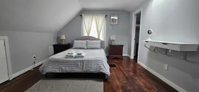 Spacious Family sized Home near Metro Station Các khách sạn gần Sanctuary Court Connector Trail