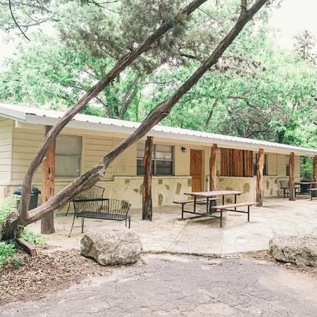 Cute Cabin with Amazing Frio River Frontage, 1 mile from Garner State Park