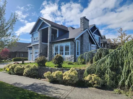 Family-friendly stay on Bear Mountain Golf Resort