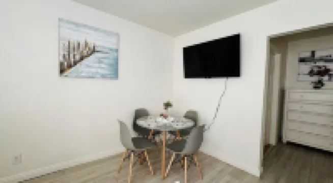 10 minutes to beach from 754A 9th St, All Inclusive Coastal Town of San Pedro CA