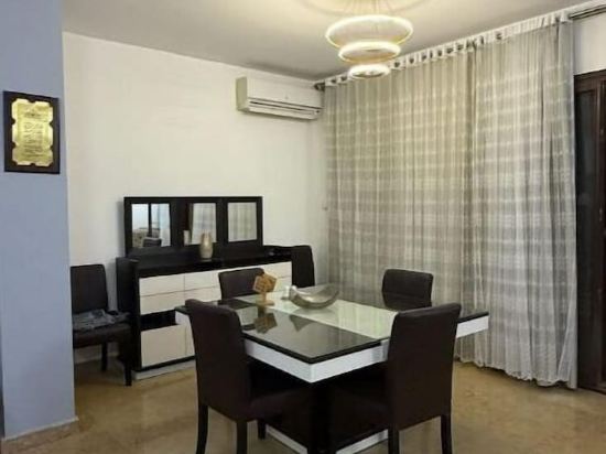 Apartment 3 rooms inside Cais Compound