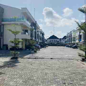 Luxury chilyn apartment in chevron Others