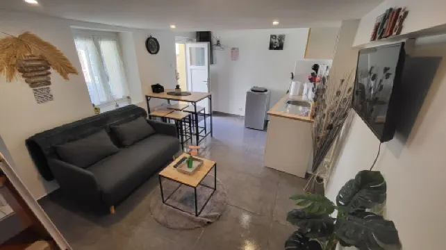 Petite Maison Avec Terrasse à 5min de la Gare et 3min du Centre Ville