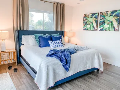 SEA EVERYWHERE!  Open Water & 2 Boat Basins! Old Wooden Bridge Guest Cottages & Marina 주변 호텔