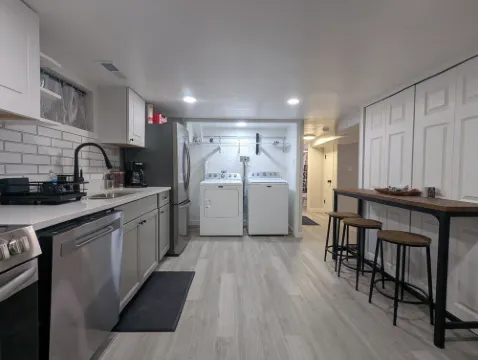 Charming 3-bedroom private basement apartment with WiFi, AC in enchanting Ogden.