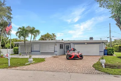 Blue Beach Bungalow Hotels near Speedway