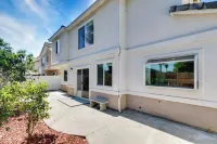 Cozy House in gate community in center of Chino Hotels in Chino