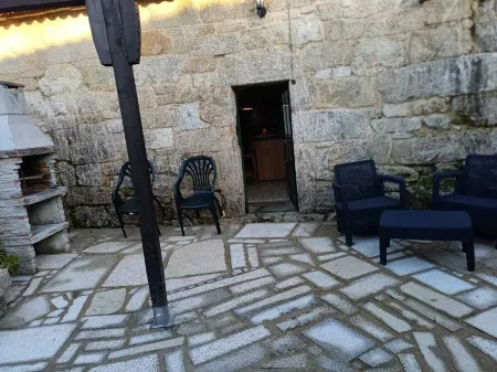 A casiña do abuelo Pepe Отели рядом с достопримечательностью «A Lama»