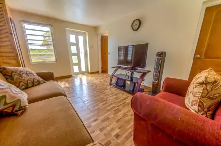 Cozy 1-bedroom Studio Apartment in Montserrat with WiFi, and AC Отели в г. Cudjoehead