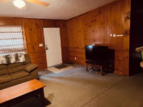 The Wolf Cabin at the Riviera Resort in Neillsville, Wisconsin! デューハーストのホテル