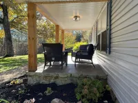 Blue Sky Lodge & Barndominium in Peaceful Blue Ridge 1 Flat Acre, Hot Tub and EV