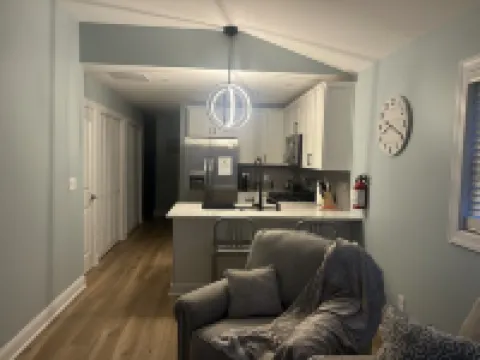 Brand new condo in North Wildwood-close to restaurants/bars!