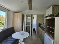 Natural residence with pond, near Pairi Daiza. Hotels in Geraardsbergen