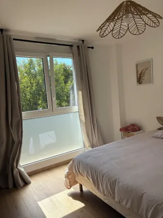 La Bulle Dorée Private Jacuzzi Amneville Cité des loisirs 8 p Отели рядом с достопримечательностью «Villa Pompei»